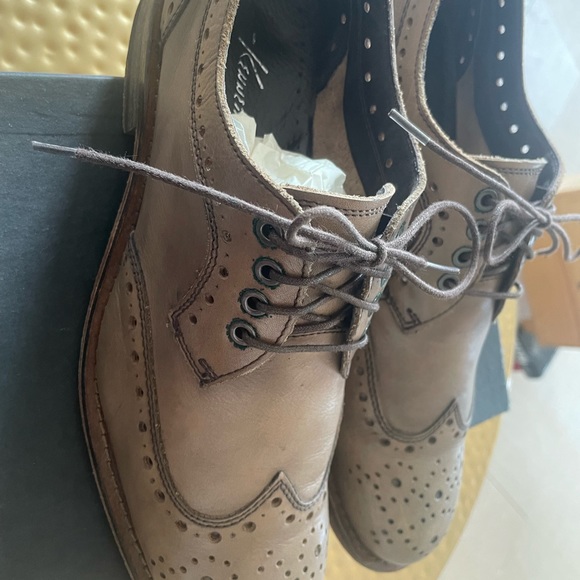 Kenneth Cole Taupe Oxfords - Picture 4 of 4
